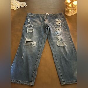 True Craft Women’s Light Blue Distressed crop Boyfriend Jeans